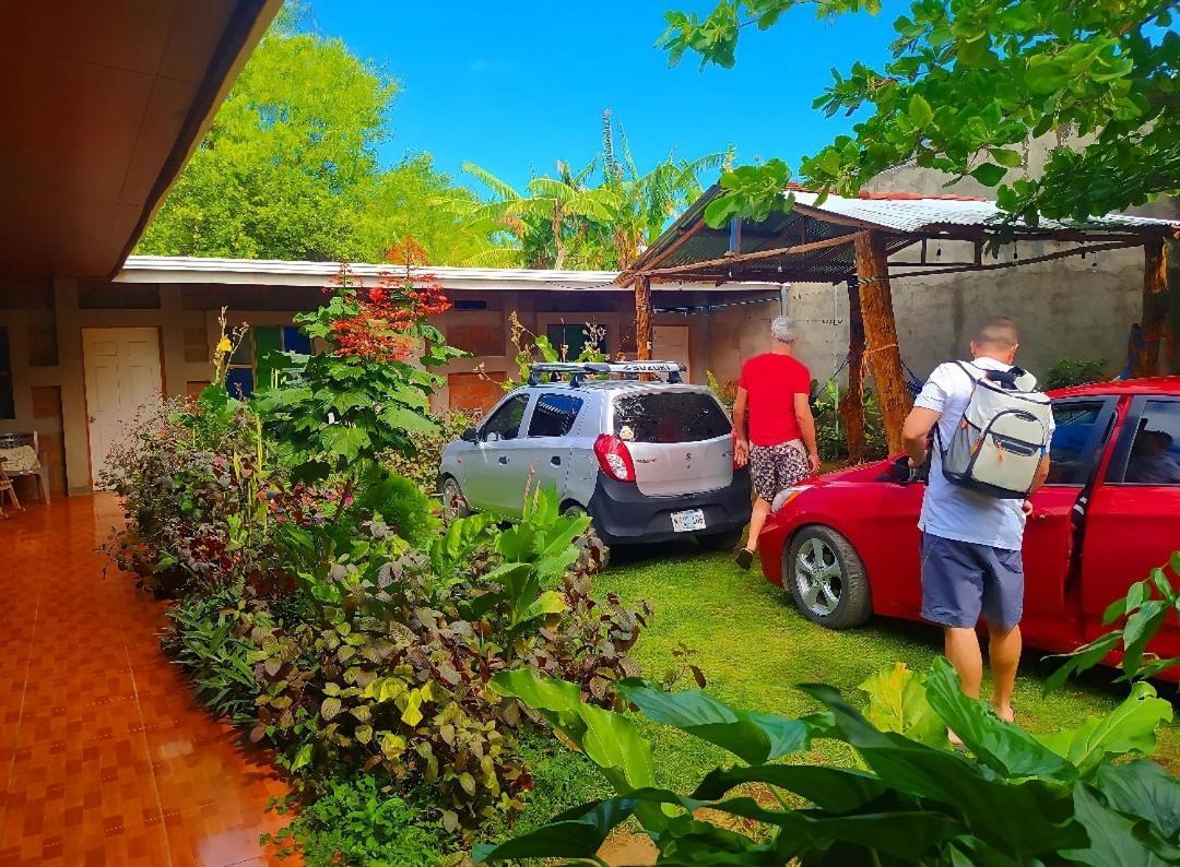 Rustic House Hostel Мойогальпа Экстерьер фото